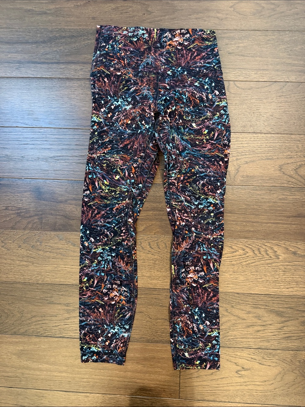 Lululemon Colorful Printed Leggings Size 6 - 25"- C1-131